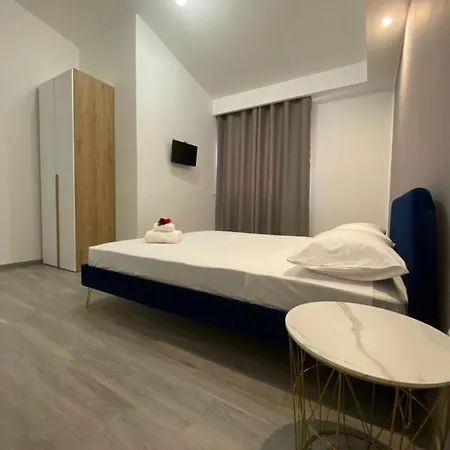 Palm House Affitta Guest house *