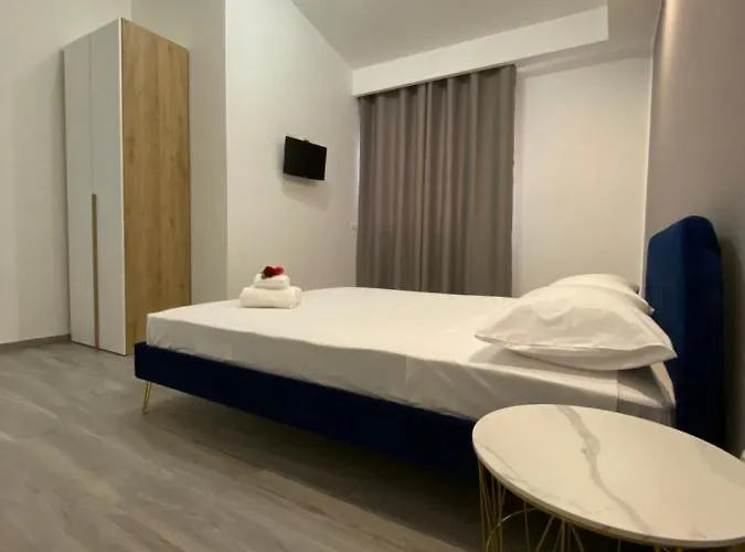 Palm House Affitta Affittacamere 3*